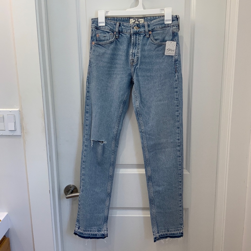 NWT Free people We the Free gimme shelter raw hem distressed jeans - 25
